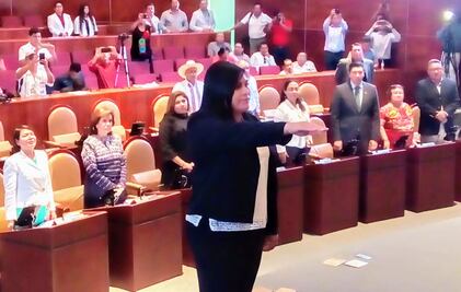 Consuman imposición de María Antonieta Velásquez en el IAIP