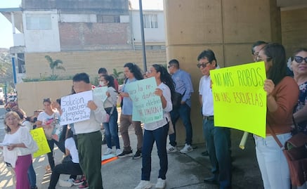 Robo de cableado de escuela primaria en Salina Cruz desata protesta de alumnos y docentes contra inseguridad