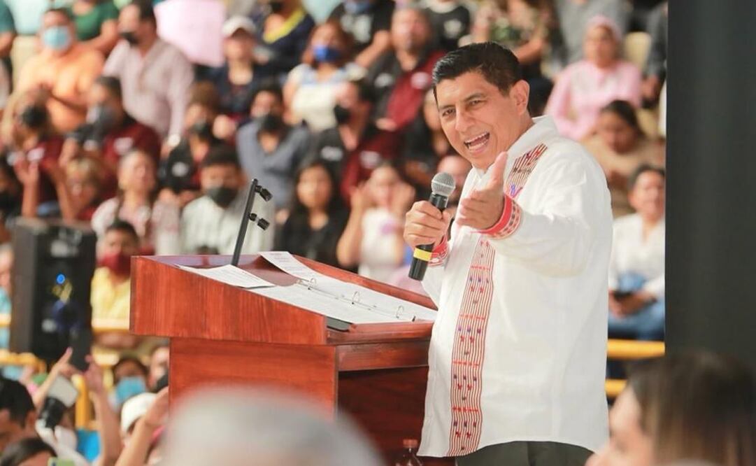 Reconoce Jara a Sección 22 por elegir como líder a una maestra ayuujk; llama a trabajar por la educación en Oaxaca. Foto: Especial