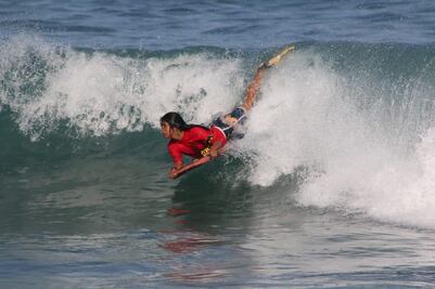 Surfistas de Oaxaca, reyes de las olas logran 4 medallas en primer día de juegos Conade