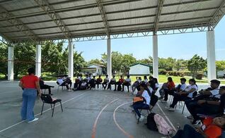 Docentes del CECYTE de San Dionisio del Mar denuncian violación a sus derechos laborales