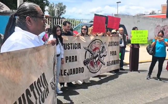 A dos meses del asesinato del periodista Alejandro Leyva, realizan protesta pacífica en Oaxaca