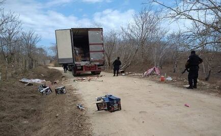 Saquean sujetos con el rostro cubierto trailer de abarrotes en Pochutla; caen 5