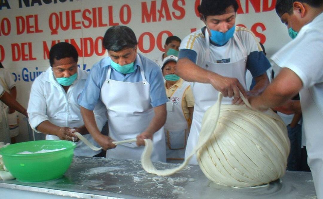 La Profeco realizó un estudio de calidad de los quesos Oaxaca. Foto: Archivo / EFE / Olga Rosario Avendaño