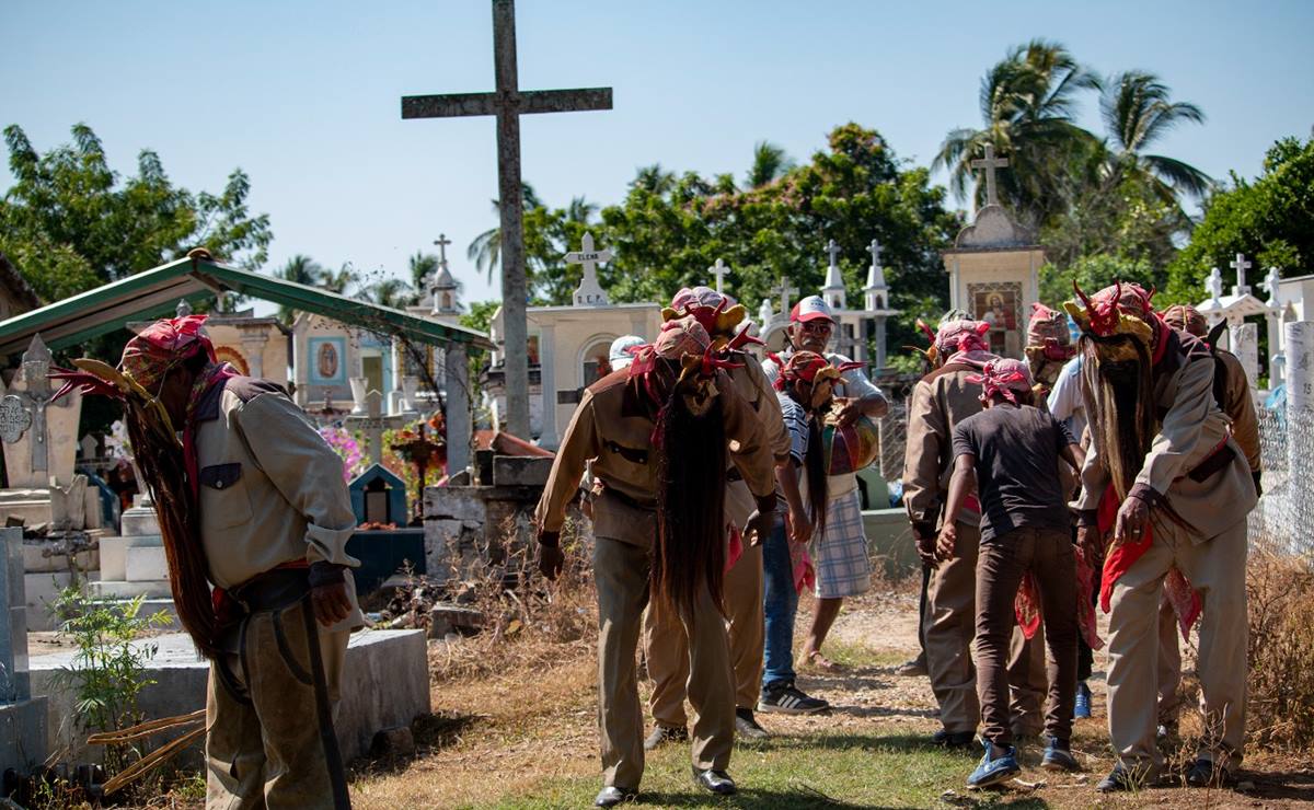 Los Diablos, danza de resistencia con la que se despide a los difuntos en Collantes, pueblo negro de Oaxaca