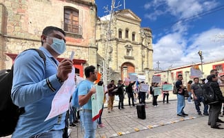 Falta de pagos de salarios y aguinaldos genera protestas de trabajadores de instituciones educativas en Oaxaca