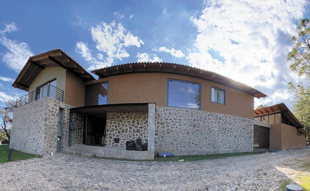 El Mencho se alojaba en el número 39 del Tapalpa Country Club, una residencia de ladrillos, teja y madera rodeada de pinos, jardines y un ambiente campirano. Foto: Valente Rosas / EL UNIVERSAL