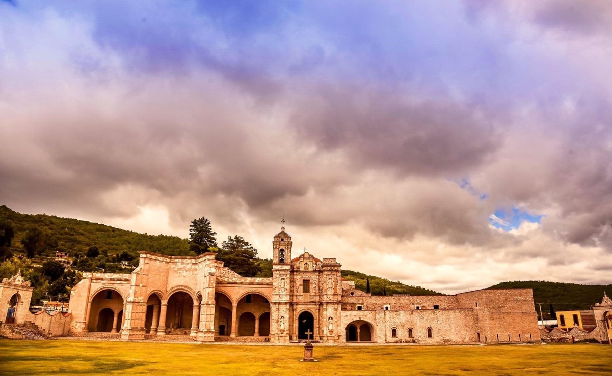 Tradiciones de 6 comunidades de Oaxaca se exponen en tercera edición del Tianguis de Pueblos Mágicos