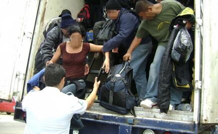 Aseguran tráiler con 228 migrantes y 2 presuntos traficantes de personas en Chiapas