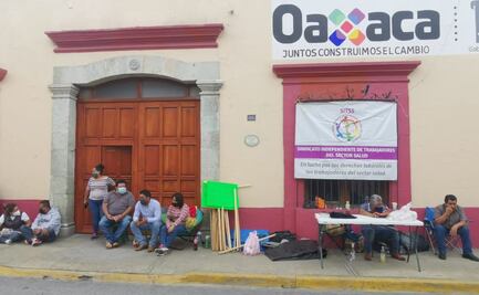 Se plantan en los Servicios de Salud para exigir recontratación de 137 exempleados del Seguro Popular