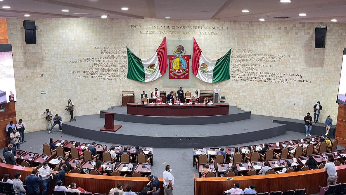 Propone diputado de Morena reducir salario al próximo gobernador de Oaxaca a 110 mil pesos al mes. Foto]: Congreso de Oaxaca