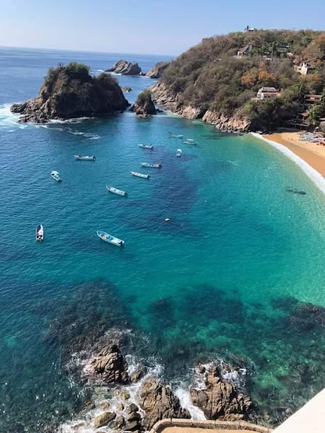 Paseos en lancha en playa Panteón, Puerto Ángel, Oaxaca. Foto: fb@Oaxaca de mis Amores