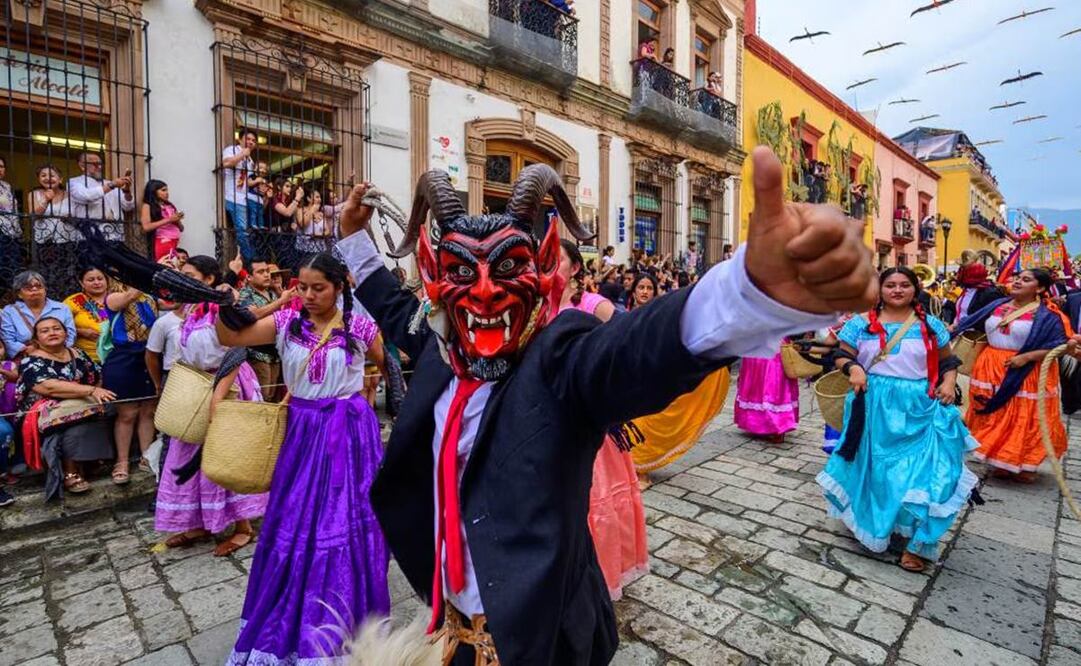 Anuncian delegaciones que participarán en Expresiones Artísticas y Culturales en el marco de la Guelaguetza 2024