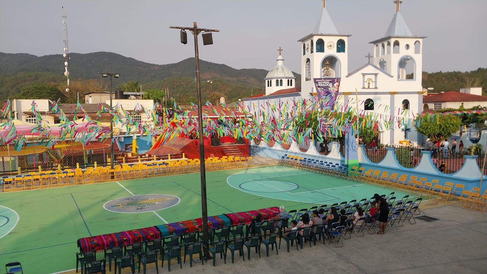 Retienen al edil de La Reforma para exigir recursos de ramos 28 y 28; gobierno de Oaxaca llama al diálogo. Foto: Especial