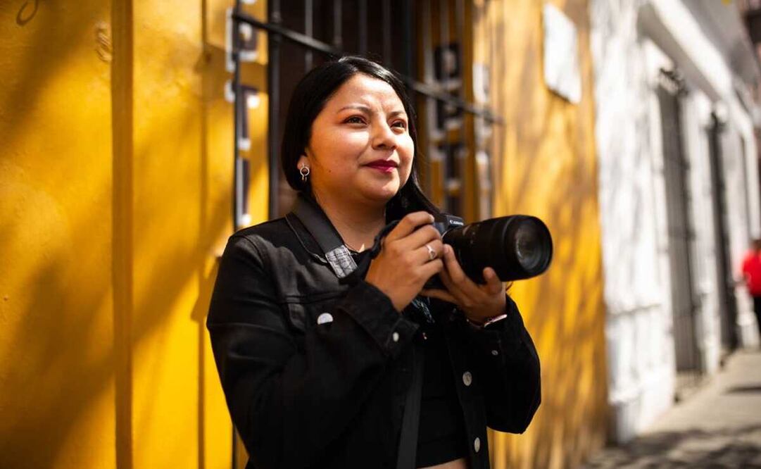 “Machismo aleja a mujeres de la prensa”, cuenta Carolina, de las últimas fotoperiodistas de Oaxaca. Fotos: Mario Arturo Jiménez