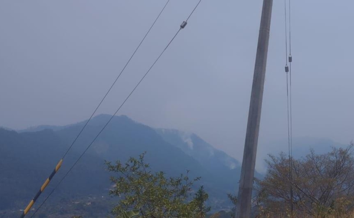 Comunidades triquis de la Mixteca de Oaxaca combaten 3 incendios forestales fuera de control