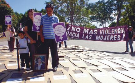 Se han resuelto 70% de feminicidios, asegura fiscal en comparecencia ante el Congreso