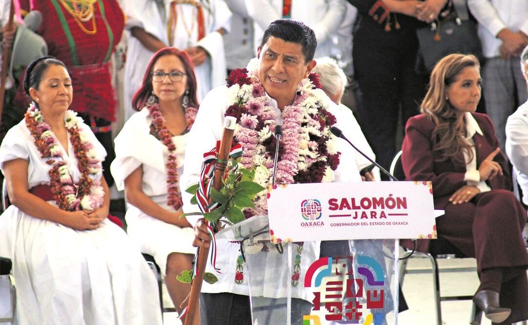 Austeridad, cambios legislativos y gobiernos intercultural, promesas de Jara al asumir gobierno de Oaxaca. Foto: Edwin Hernández