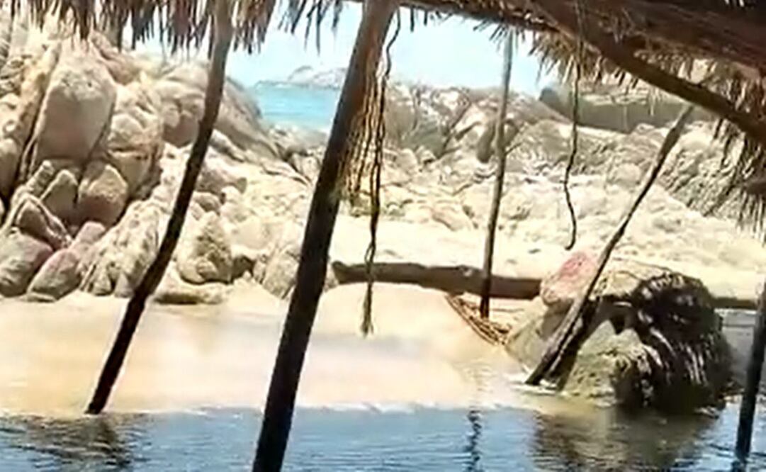 Alertan a población y turistas en costas de Oaxaca por fuerte oleaje del mar de fondo. Foto: Especial