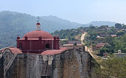 Zona norte del Istmo de Oaxaca lleva 3 días sin energía eléctrica por rayo que impactó torre de CFE