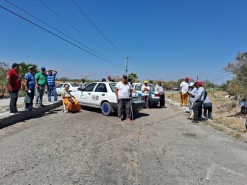 Transportistas exigen al gobierno de Oaxaca reparar carretera Xadani-Juchitán