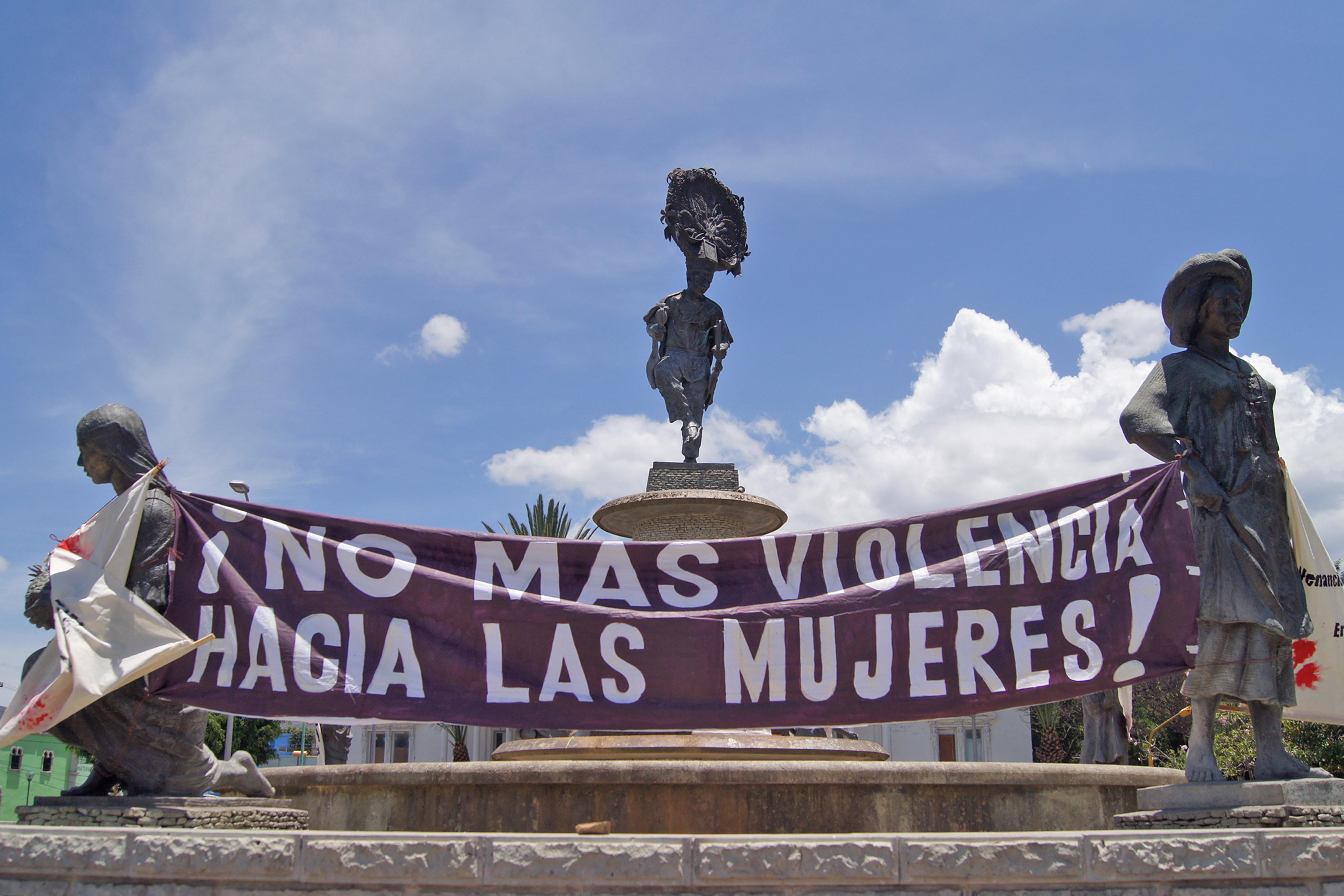 Crece condena y exigencia de justicia por doble asesinato de mujeres en Juchitán