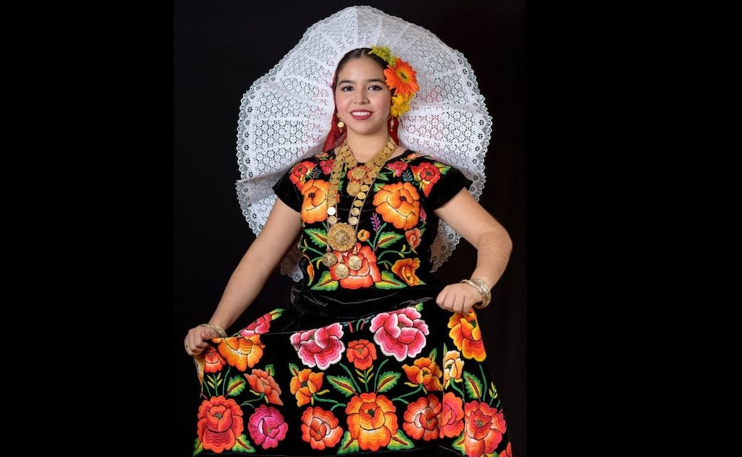 Traje típico de las mujeres del Istmo de Tehuantepec. Foto:FB@México Secreto Guiado