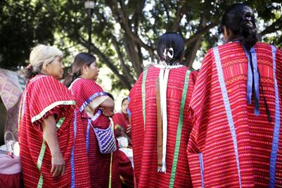 Mujeres triquis cumplen 24 horas en huelga de hambre