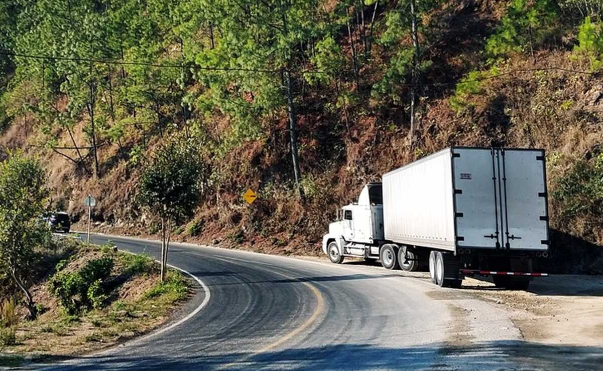 Limitan circulación de tráileres en el Istmo de Oaxaca por frente frío 33; alertan olas de 4 metros. Foto: Pixabay