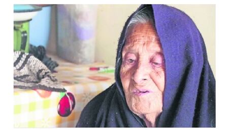 A sus 105 años, doña Carmen dice que siempre ha sido feliz