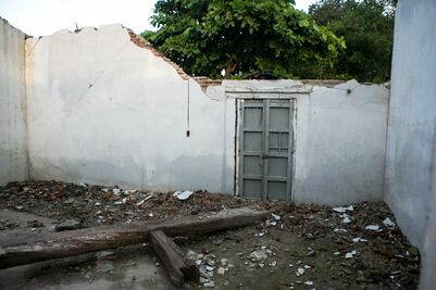 Piden a gobierno respaldo legal y demolición responsable en Istmo