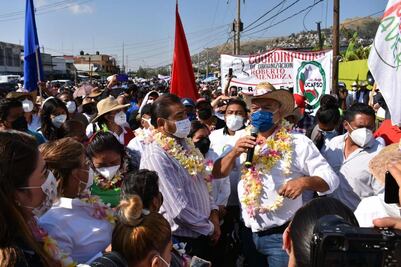 Villacaña, candidato a edil de Oaxaca de Juárez, promete a comerciantes de la Central de Abasto eliminar cobro de derechos
