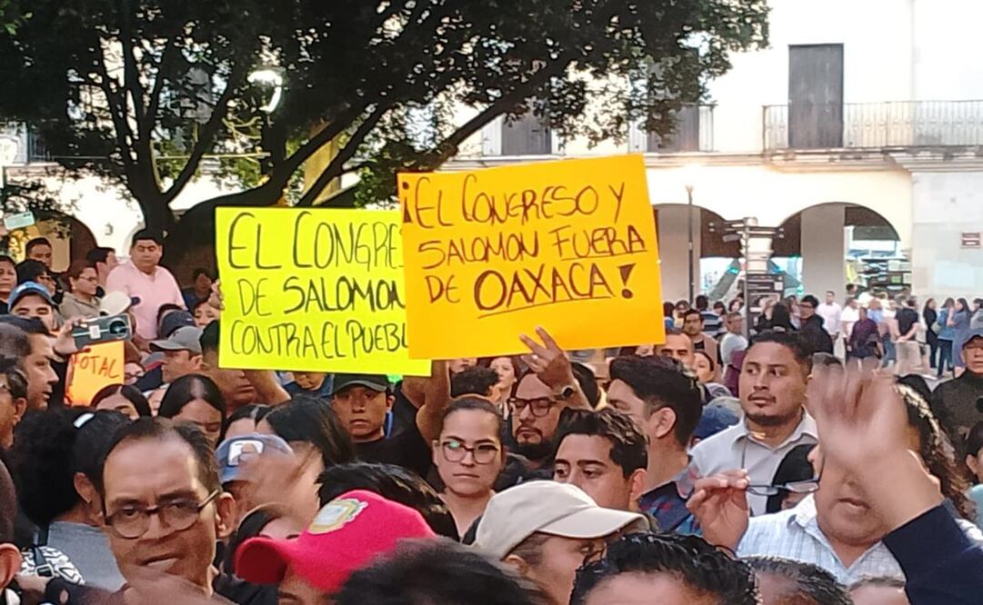 Anuncian amparos individuales contra despido masivo de mil 344 trabajadores del gobierno de Oaxaca. Foto: Juan Carlos Zavala