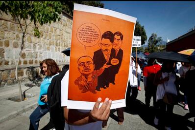 Tras dichos de Ulises Ruiz sobre 2006, maestros de Oaxaca recuerdan que 26 asesinatos siguen impunes