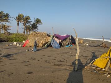 Buscan reubicar viviendas de 800 pobladores de San Mateo del Mar a causa de inundaciones causadas por su cercanía al océano Pacífico  