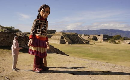 Con un mensaje de paz, llega La Pequeña Amal a Oaxaca, marioneta que representa a la niñez refugiada