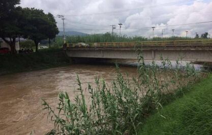Buscan en Oaxaca a dos personas desaparecidas tras ser arrastradas por el río Salado