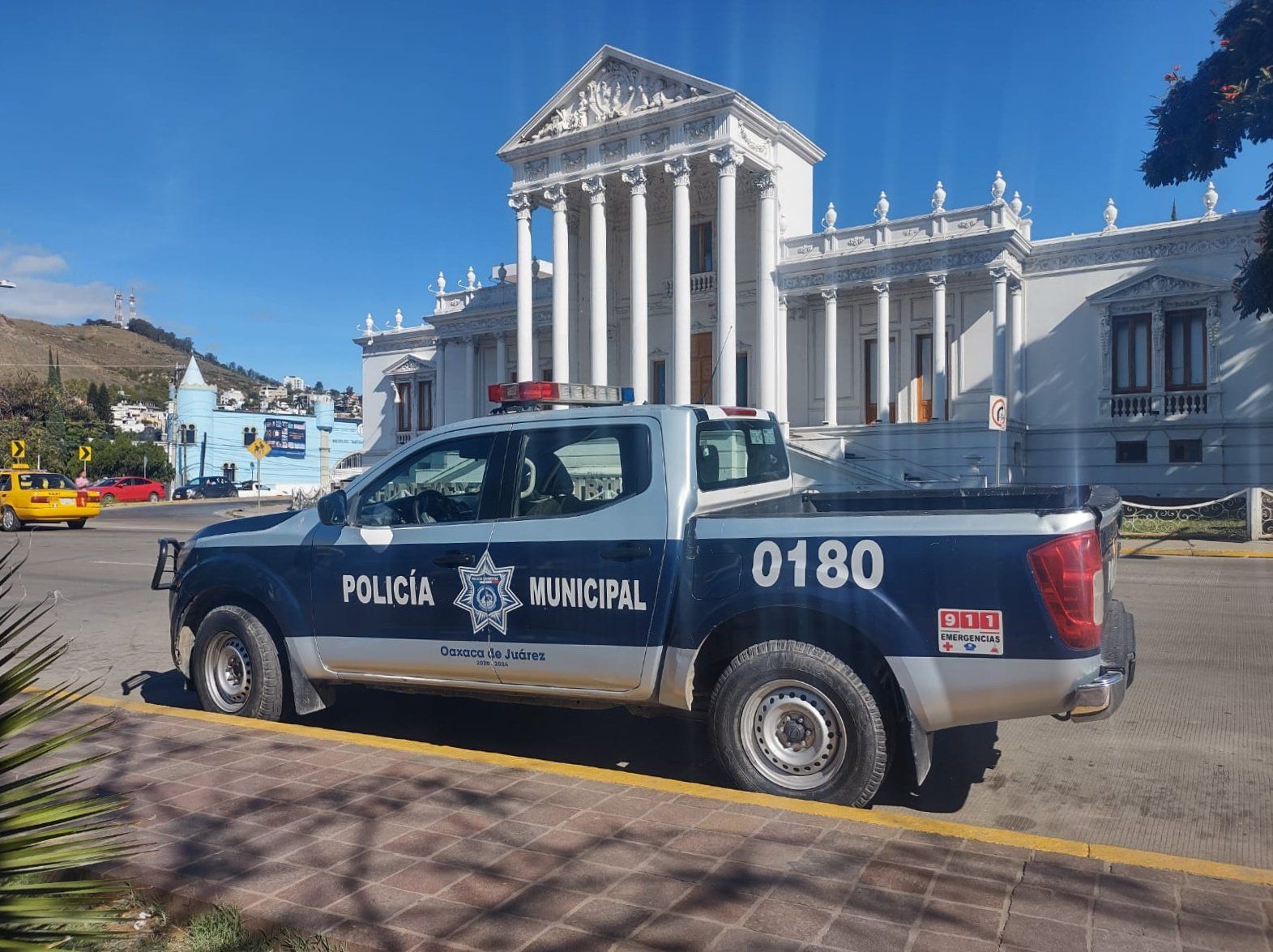 Recortan a 50% gasolina para vehículos oficiales en ciudad de Oaxaca; no afecta a seguridad, afirman. Foto: