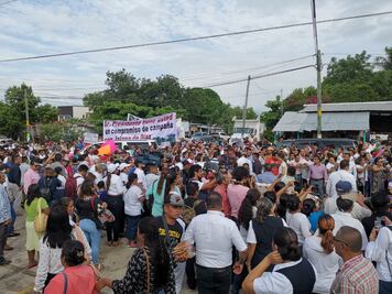 Santa María Chimalapa pide reconstrucción de escuelas y un hospital a AMLO