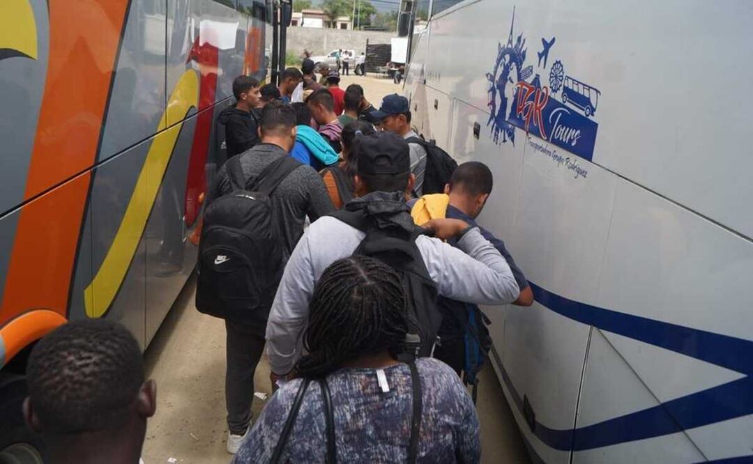 Rectifica fiscalía de Oaxaca a 16 número de migrantes de Venezuela y Haití muertos en accidente. Foto: Edwin Hernández