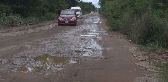 Buscan ediles rehabilitar varios tramos carreteros en el Istmo