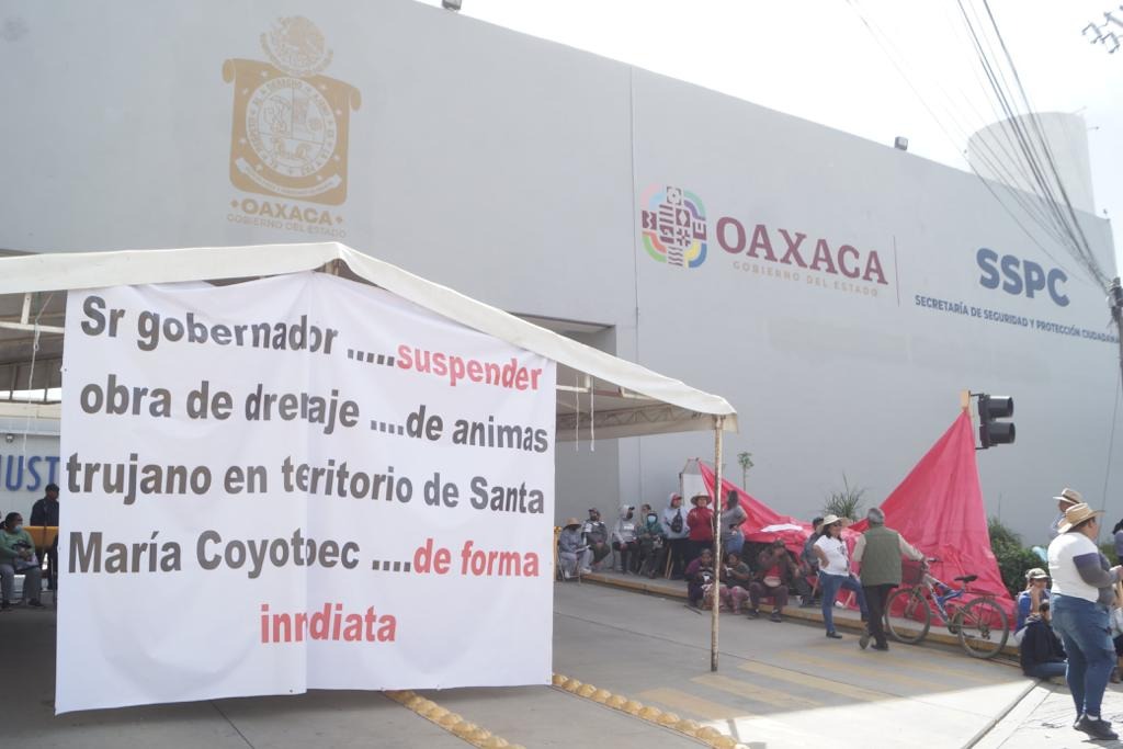 Retención de 220 trabajadores del gobierno de Oaxaca, por falta de atención: Edil de Coyotepec