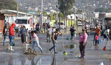 Ante el coronavirus, realizan tareas de limpieza en la Central de Abastos