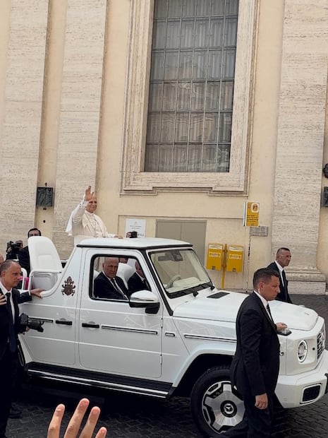 Enid Azucena comparte fotografías de su viaje al Vaticano. Foto: FB@Azucena Torres