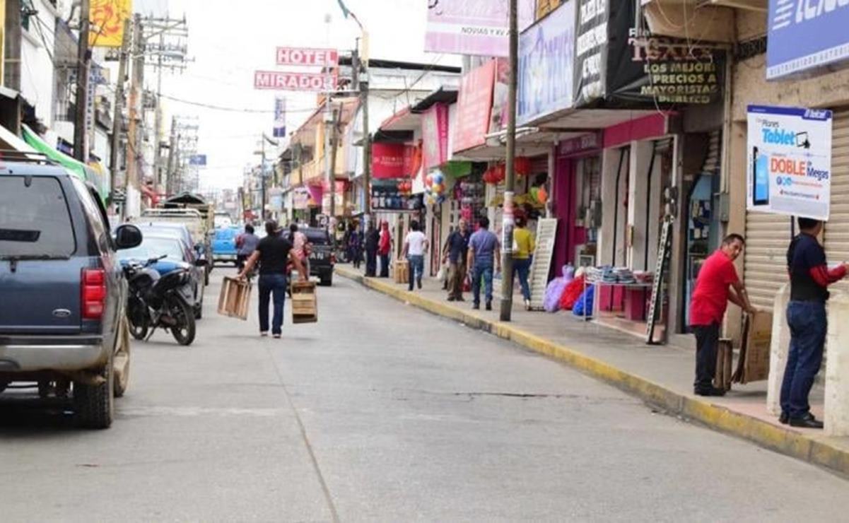 Dan 30 días a 120 negocios de Tuxtepec, Oaxaca, para garantizar condiciones de seguridad. Fotos: Especiales