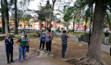 Impiden vecinos del Jardín Conzatti instalación de tianguis de trueque; denuncian daños a flora y fauna