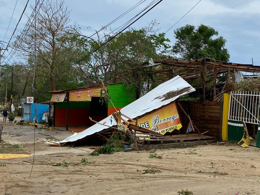 Suman 32 personas desaparecidas, de las cuales 11 han muerto, tras paso de Agatha en Oaxaca: Murat. Foto: Fernando Miranda