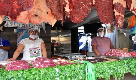 Ante repunte de contagios de Covid-19 en Oaxaca, sanitizan Central de Abasto  y entregan 15 mil cubrebocas