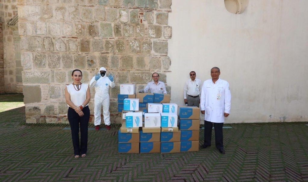 Fundación Alfredo Harp Helú dona un millón de pesos en trajes de protección para personal médico de ocho hospitales