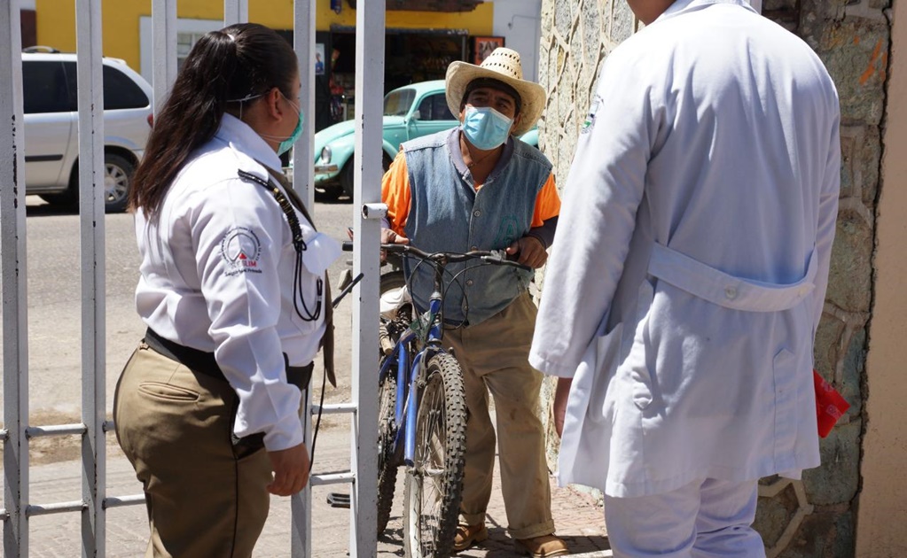 Universidades de Oaxaca retiran a estudiantes de medicina de hospitales ante riesgo por Covid-19